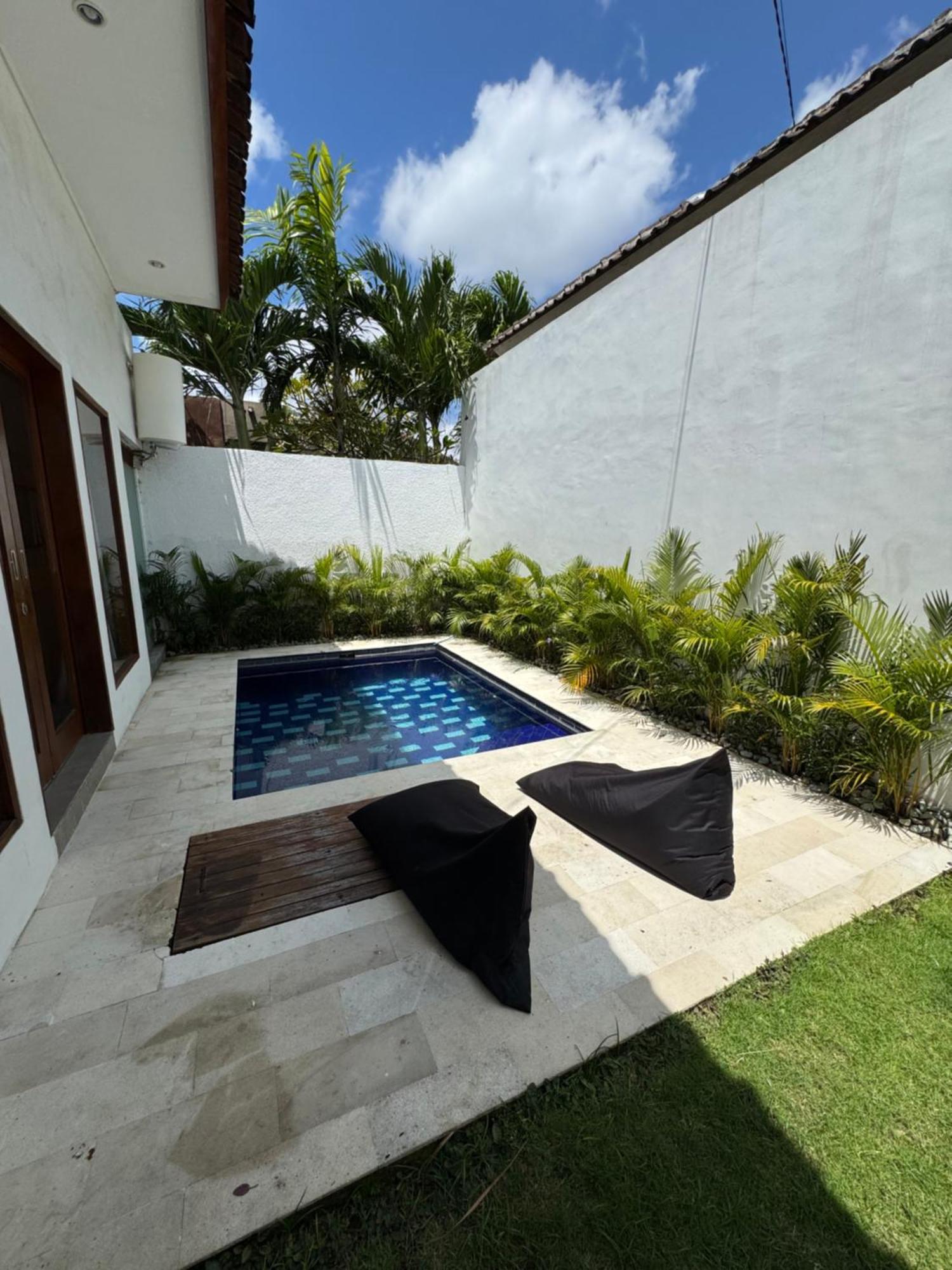 Kiki Village Bathtub Canggu  Exterior photo