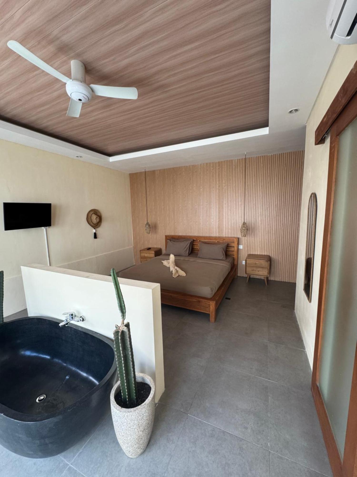 Kiki Village Bathtub Canggu  Exterior photo